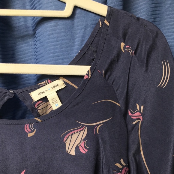 100% Silk Floral Print Top - Outstanding Design - Picture 5 of 7